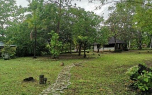 Terreno con Casita de Playa – MLS 22775