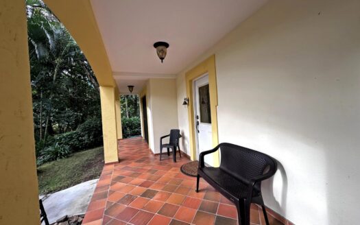 Oportunidad! Se Vende Hermosa Casa en Altos del Maria – MLS 21272
