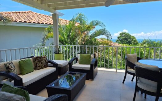 Apartamento con vista al mar en Velamar – MLS 21092