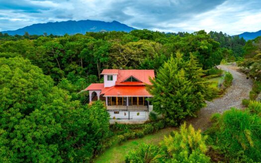 Impresionante Oasis en Volcancito Boquete: Casa Mirador – MLS 22767