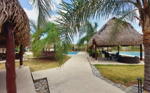 Acogedor apartamento de playa de 2 recámaras – MLS 22754