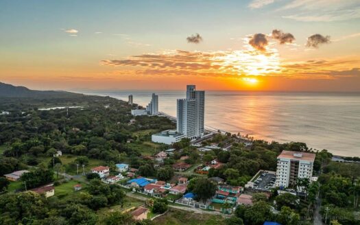 VENTA DE TERRENO CON VISTA AL MAR PARA INVERSIÓN | ZONIFICACIÓN RM2 – MLS 22742