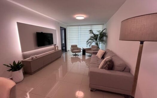 Se vende apartamento amoblado en el PH Belle View. – MLS 21445