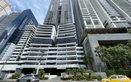 Venta de apartamento amoblado y remodelado en Condesa del Mar (Ave. Balboa) – MLS 22012