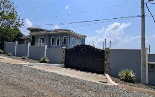 Venta de casa amoblada con piscina y vista al mar en Veracruz – MLS 19909