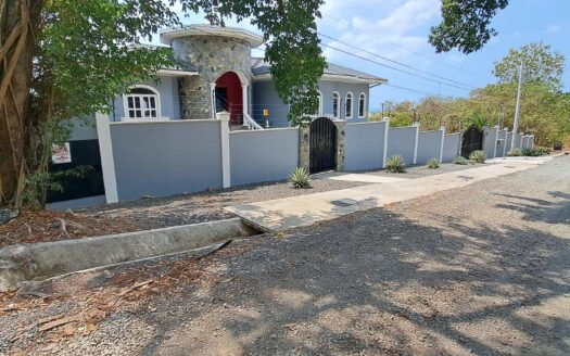 Venta de casa amoblada con piscina y vista al mar en Veracruz – MLS 19909