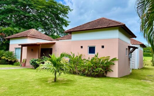 VILLA INDEPENDIENTE EN LOTE DE ESQUINA – MLS 22710