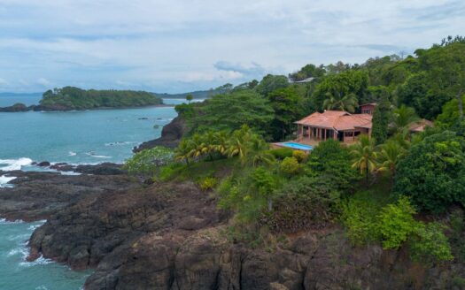 Increíble Villa Frente al Mar – Piscina & Vistas al Pacífico en Mata Oscura – MLS 22686