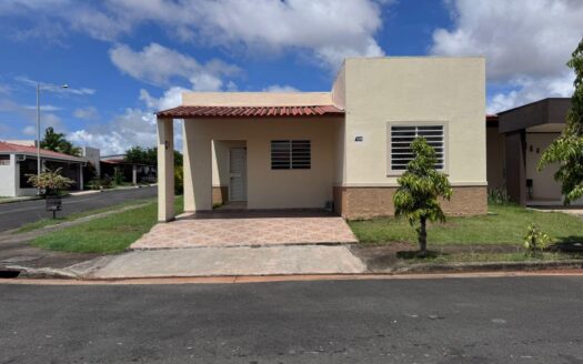 VENDO CASA RESIDENCIAL LA CHORRERA ARBOLEDAS LOS OLIVOS – MLS 22660