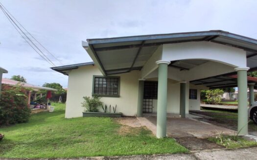 Casa Familiar en David Jardines de la Riviera – MLS 22664