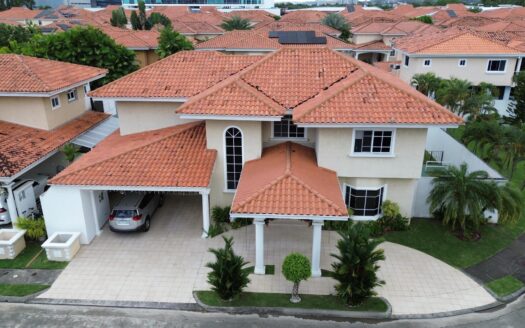 EXCLUSIVA RESIDENCIA PALMERAS DEL ESTE – MLS 22651