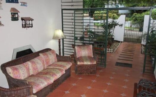 SE VENDE HERMOSA CASA EN ESQUINA EN LOS ANGELES – MLS 17331