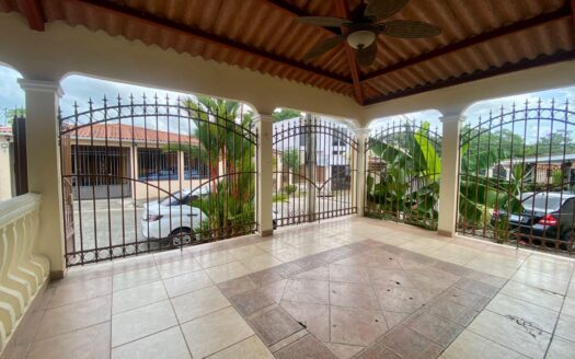 Venta de casa vacía en camino Real de San Antonio – MLS 22624