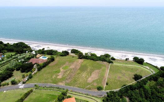 Venta de espectacular terreno frente a playa en Chumico Redondo, Coclé – MLS 22626