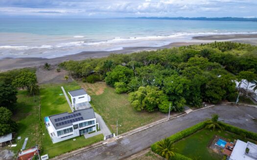 Lote frente al mar en Coco Beach, Puerto Armuelles – MLS 22581
