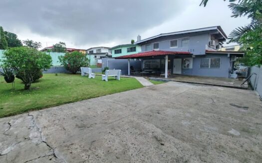 ALTOS DEL CHASE, RESIDENCIA EN VENTA – MLS 22585
