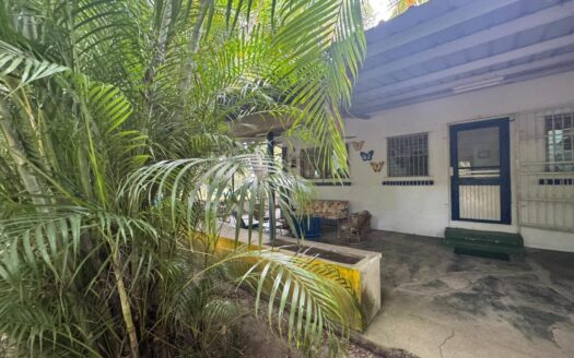 CASA CON TERRENO EN SANTA CLARA – MLS 22138
