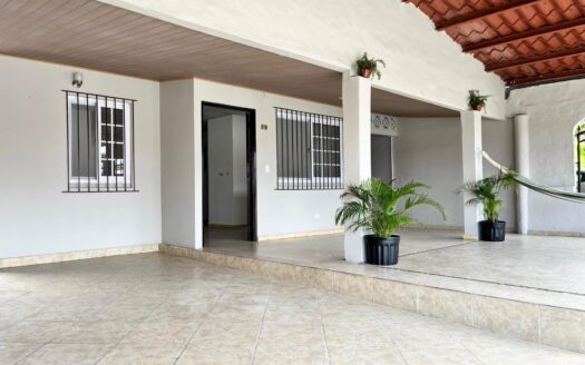 SE VENDE CASA – MLS 22563