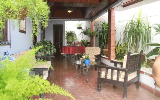 Casa en Venta en Hato Pintado – 3 Niveles, Amplio Espacio y Ubicación – MLS 22554