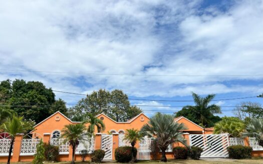 Casa con Potencial Turístico – Riviera Pacíifica, Santa Clara – MLS 22545