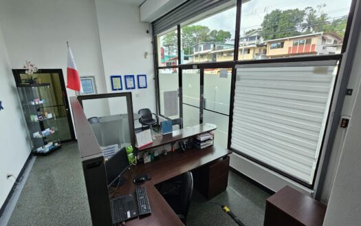 ALQUILER DE LOCAL COMERCIAL CON BODEGA EN AVENIDA LA PAZ EL INGENIO BETANIA – MLS 22550