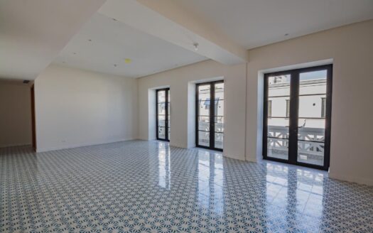 Apartamento A La Venta De 3 Habitaciones Estilo Colonial Frente Al Mar – MLS 20492