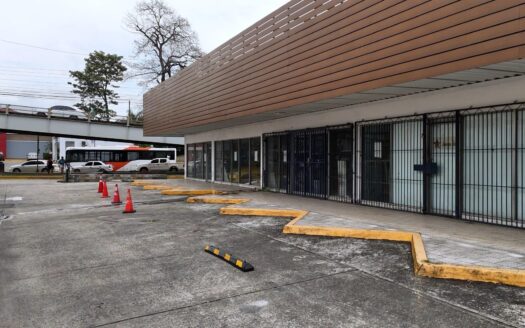 Se Alquila local 90ms2 frente a Via España – MLS 22468