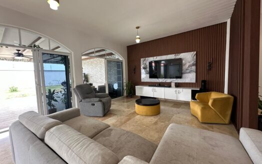 VENTA DE CASA EN SUNSET COAST-COSTA SUR -AMPLIO TERRENO Y SEGURIDAD – MLS 22307