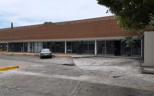 Se Alquila Local frente a Vía España – MLS 22462