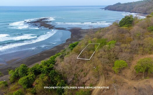 Propiedad Elevada Frente al Mar a 1 Minuto del Surf en Corto Circuito. – MLS 22303