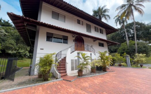 Se vende casa unifamiliar en Clayton, Ancón – MLS 22378