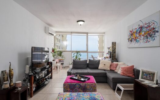 Apartamento con cuarto y baño de servicio y 2 estac. en San Francisco – MLS 22312