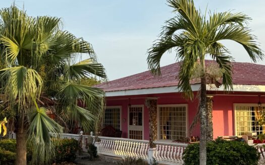 Se vende casa cerca de playas en San Carlos – MLS 22361