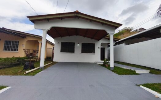 Se Vende Casa en Brisas del Golf – MLS 22355