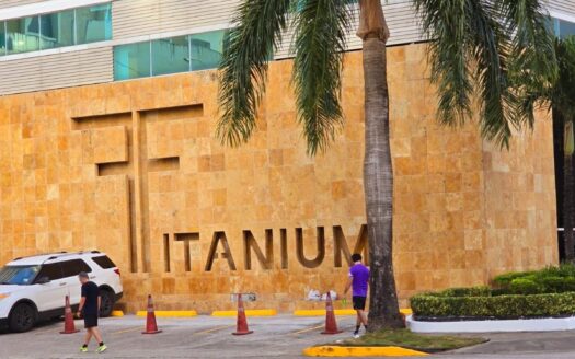 SE VENDE APARTAMENTO TITANIUM COSTA DEL ESTE – MLS 21478