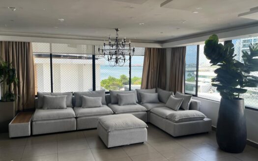 Se Vende Apartamento remodelado en PH Monticello – MLS 22196