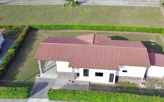 Casa con piscina en Coco Beach, Panamá – MLS 22711