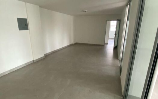 Oficina de 160M2 en Área Bancaria – MLS 22311