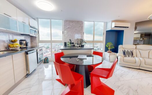 Avenida Balboa con balcón y espectacular vista! – MLS 22082