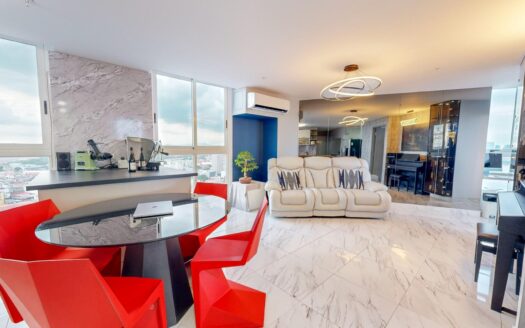 Avenida Balboa con balcón y espectacular vista! – MLS 22082