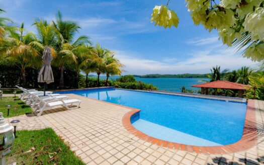 La Belleza de la Vida Costera en Boca Chica – MLS 22302