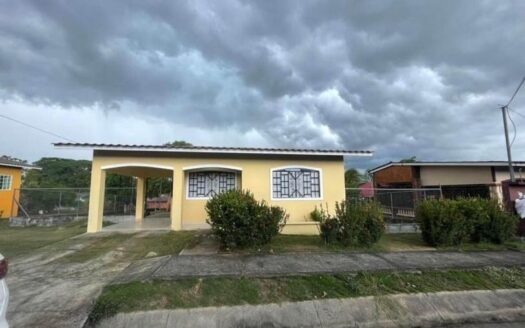 CASA EN VENTA, URBANIZACIÓN LAS MORAS, DAVID – MLS 22273