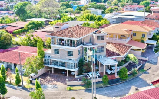 Venta de Casa Mansión en Betania, Panamá – MLS 22260