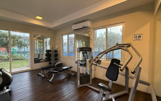 Espectacular casa en renta a pasos del aeropuerto, en zona privada – MLS 22252