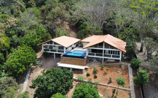 ¡EN VENTA: Impresionante Casa en Altos del María! – MLS 19684