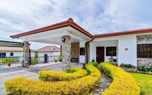 Casa Encantadora en Bougainvillea Boquete Panamá – MLS 22224