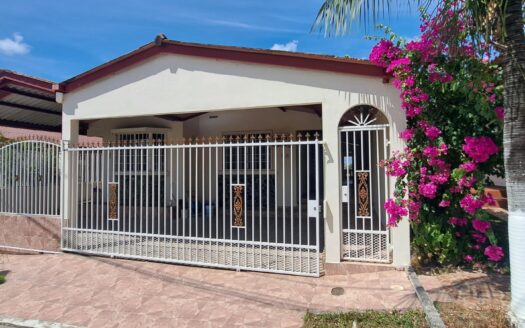 Venta de Casa en Villa Lucre, San Miguelito – MLS 22216