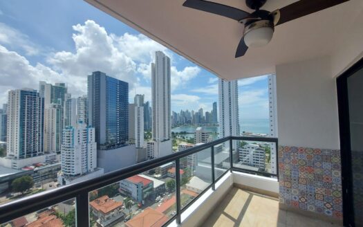 Apartamento de 3 recámaras con hermosas vistas – MLS 22215