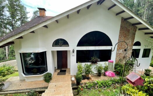Se vende casa en Altos de Cerro Azul – MLS 22179
