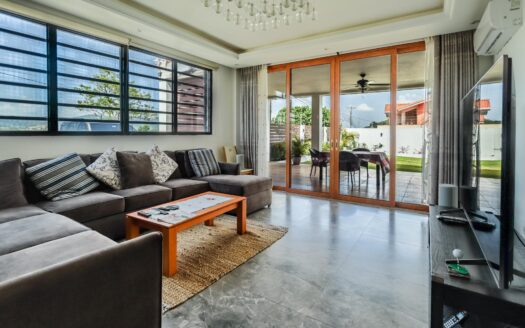 Venta o alquiler de casa en Club de Golf Panamá – MLS 22170
